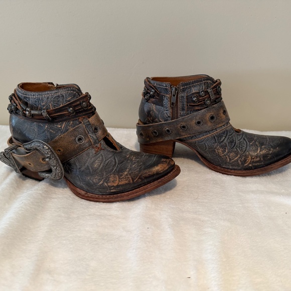 Freebird - Picture 3 of 7